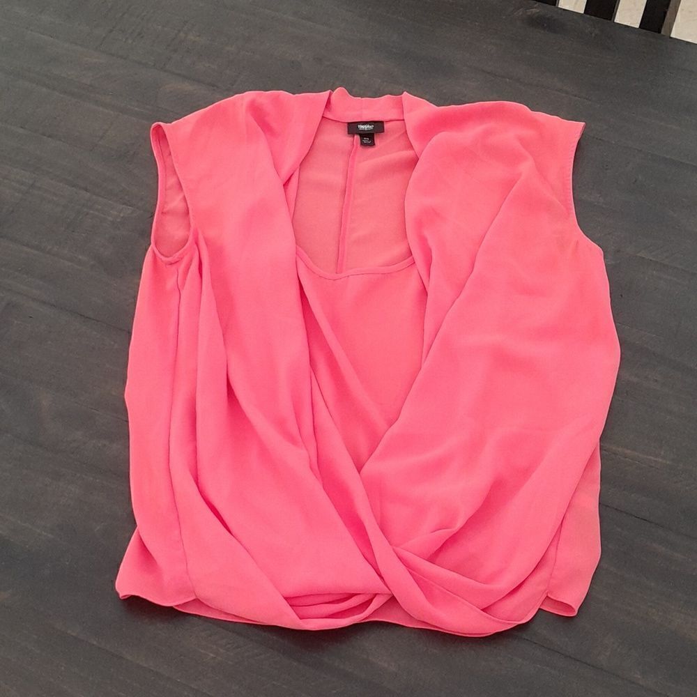 Coral blouse size medium great condition